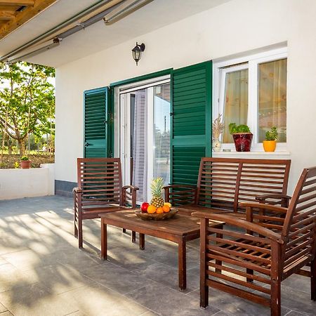 Villa Apartments Marko & Simun Kaštela Buitenkant foto
