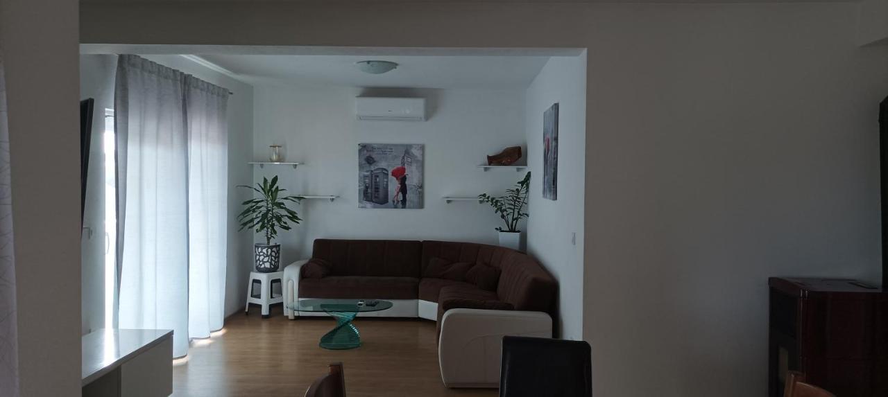 Villa Apartments Marko & Simun Kaštela Buitenkant foto
